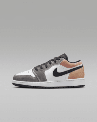 Air Jordan 1 Low SE Older Kids Shoes. Nike PH